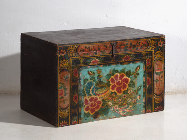 Antique painted Chinese trunk in pine wood – China, circa 1900