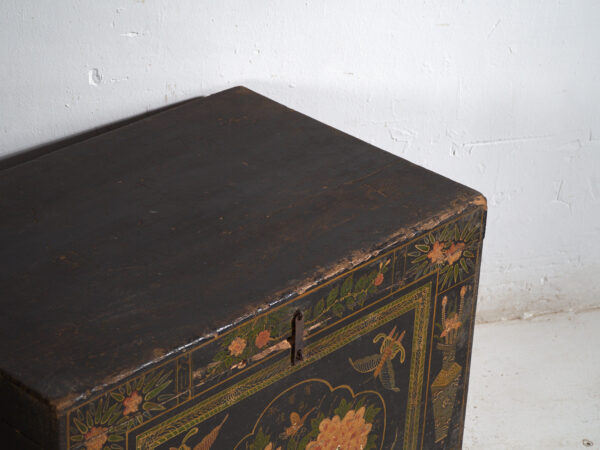 Baúl antiguo chino pintado – China, circa 1900