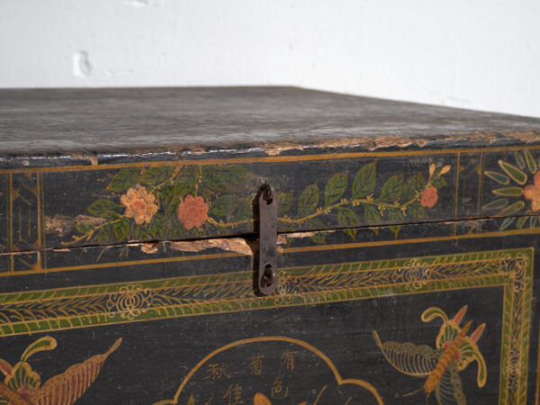 Baúl antiguo chino pintado – China, circa 1900