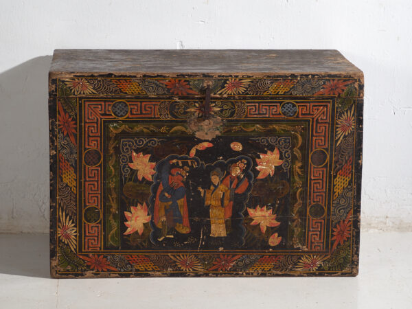 Baúl antiguo chino pintado en madera de pino – China, circa 1900