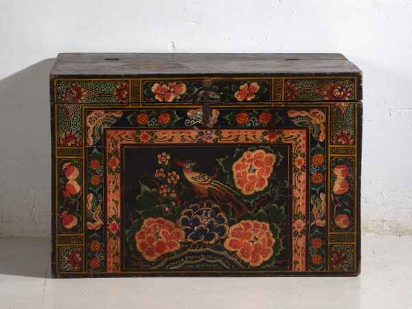 Baúl antiguo chino pintado en madera de pino – China, circa 1900