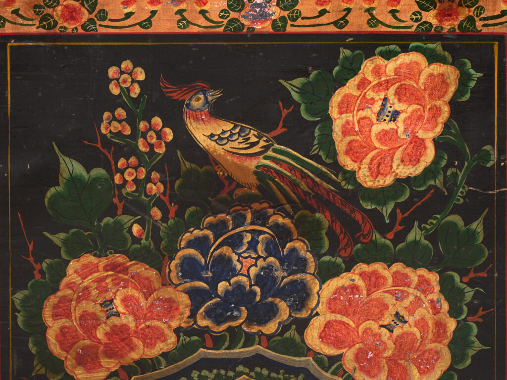 Baúl antiguo chino pintado en madera de pino – China, circa 1900
