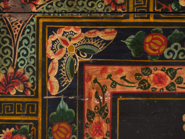 Baúl antiguo chino pintado en madera de pino – China, circa 1900