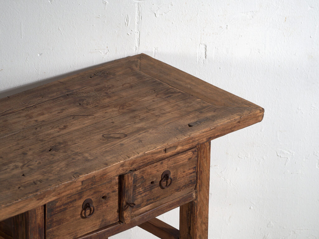 Consola antigua en madera de olmo – China, circa 1920