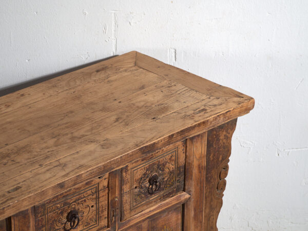 Consola antigua tallada en madera de pino – China, circa 1900