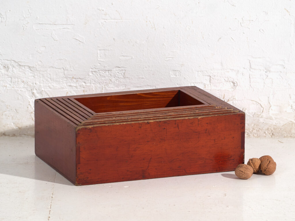 Cajas Japonesas Antiguas Apilables en Madera – Set de 7 – Periodo Taishō–Showa (c.1920–1950)