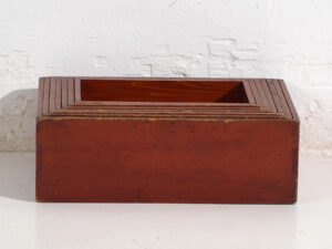 Cajas Japonesas Antiguas Apilables en Madera – Set de 7 – Periodo Taishō–Showa (c.1920–1950)