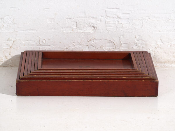 Bandejas Japonesas Antiguas Apilables en Madera Teñida – Periodo Taishō–Showa (c.1910–1940)