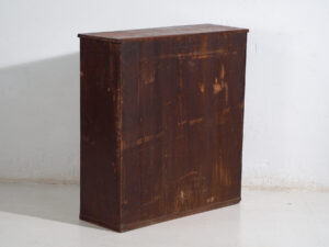 Vitrina japonesa antigua con puertas correderas de vidrio, periodo Taishō–Showa (c.1920–1950)