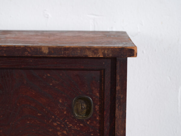 Antiguo mueble de té japonés (Cha tansu) con puertas correderas de vidrio - Periodo Taishō–Showa (c.1920–1950)