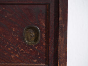 Vitrina japonesa antigua con puertas correderas de vidrio, periodo Taishō–Showa (c.1920–1950)