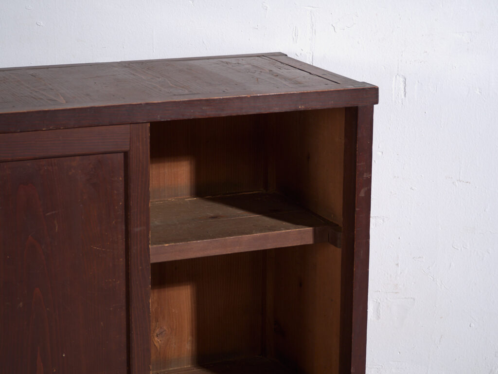 Armario japonés antiguo con puertas correderas y cajones - Periodo Taishō–Showa (c.1920–1950)