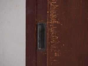 Armario japonés antiguo con puertas correderas y cajones - Periodo Taishō–Showa (c.1920–1950)