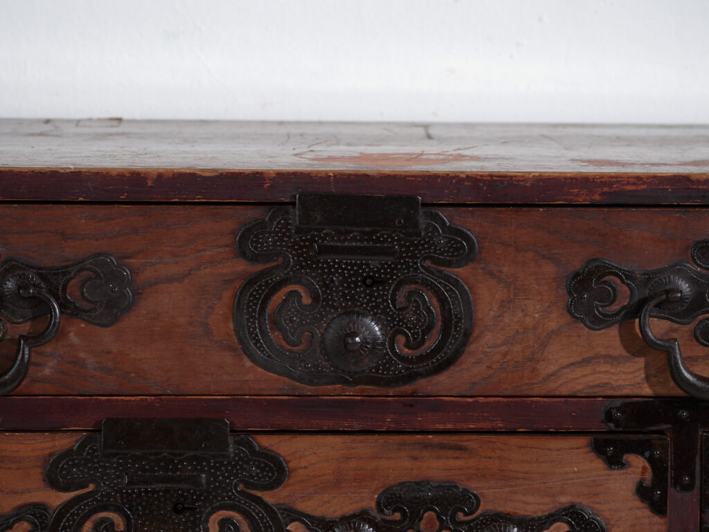 Tansu japonés antiguo tipo choba-tansu - Periodo Meiji-Taishō (circa 1880–1920)