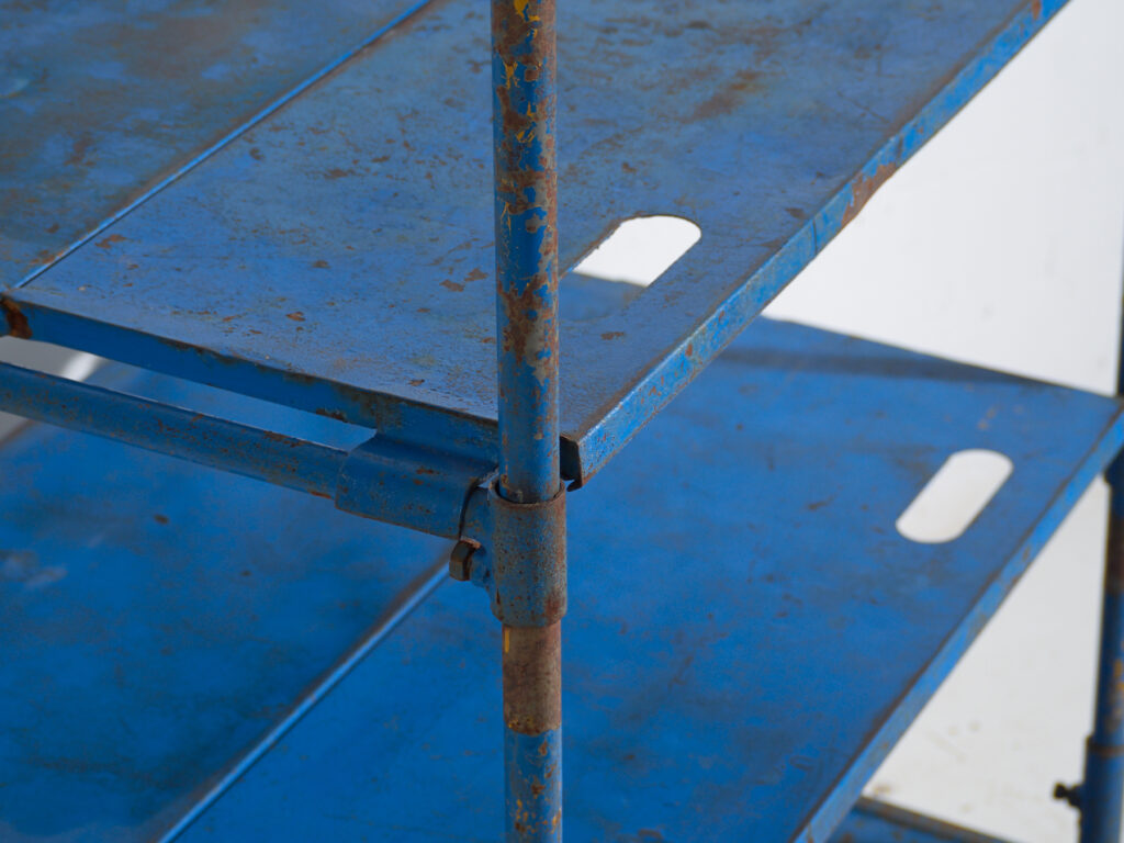 Carro industrial azul de metal – Trolley de fábrica europeo – circa 1950 #1