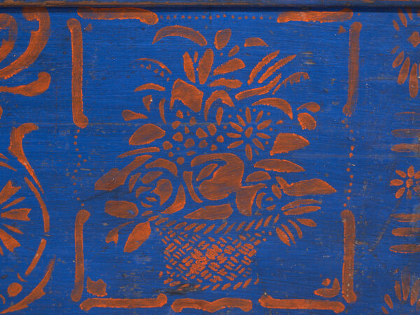 Arcón Antiguo de Madera Pintado en Azul – Baúl Decorado Arte Popular – Europa Central c.1900