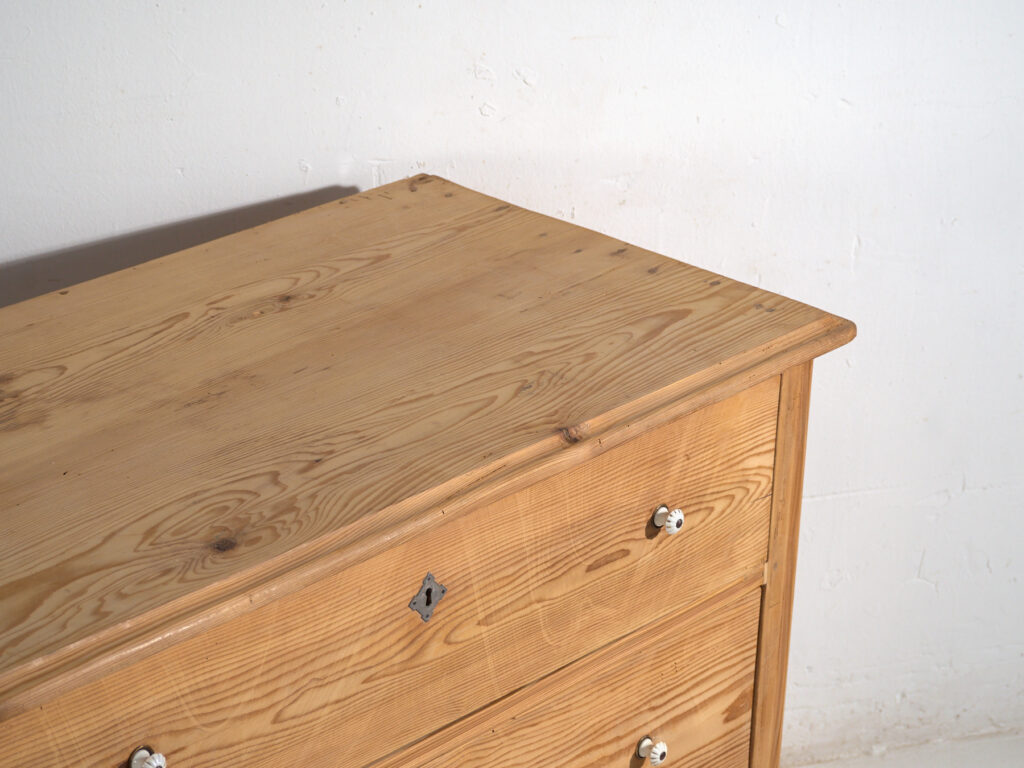 Cómoda rústica antigua de pino – Europa Central (c.1900–1920) #95