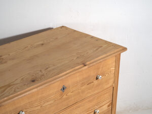 Cómoda rústica antigua de pino – Europa Central (c.1900–1920) #95