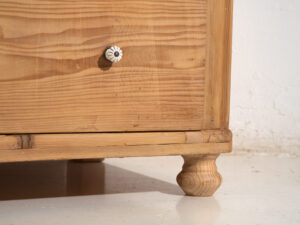 Cómoda rústica antigua de pino – Europa Central (c.1900–1920) #95