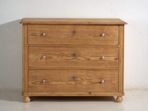 Cómoda rústica antigua de pino – Europa Central (c.1900–1920) #95
