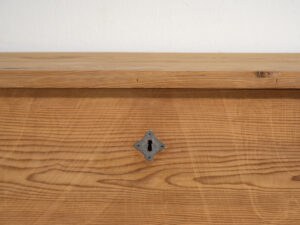 Cómoda rústica antigua de pino – Europa Central (c.1900–1920) #95