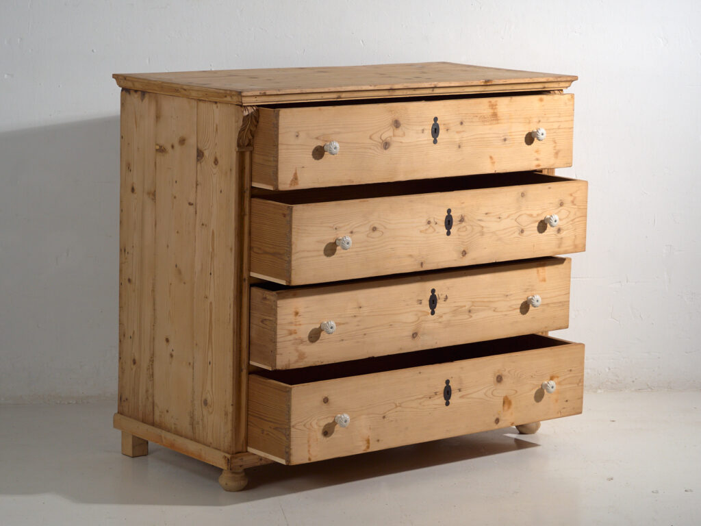 Cómoda rústica antigua de pino, Europa Central, circa 1900 #96