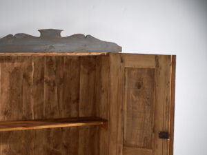 Armario rústico pintado, Europa Central, circa 1900–1920