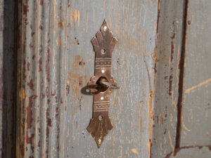 Armario rústico pintado, Europa Central, circa 1900–1920