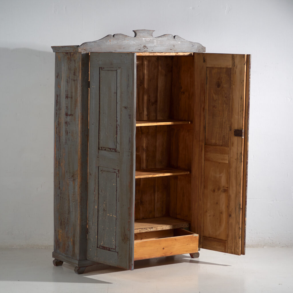 Armario rústico pintado, Europa Central, circa 1900–1920