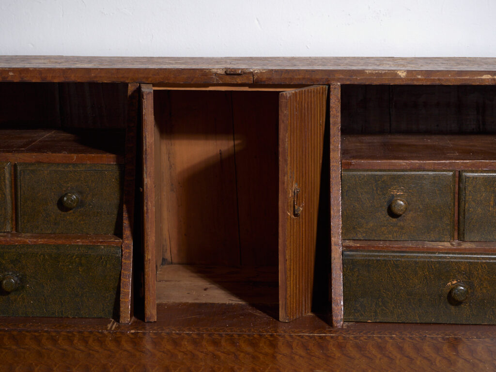 Escritorio abatible sueco pintado antiguo – Bureau folk escandinavo – Año 1783