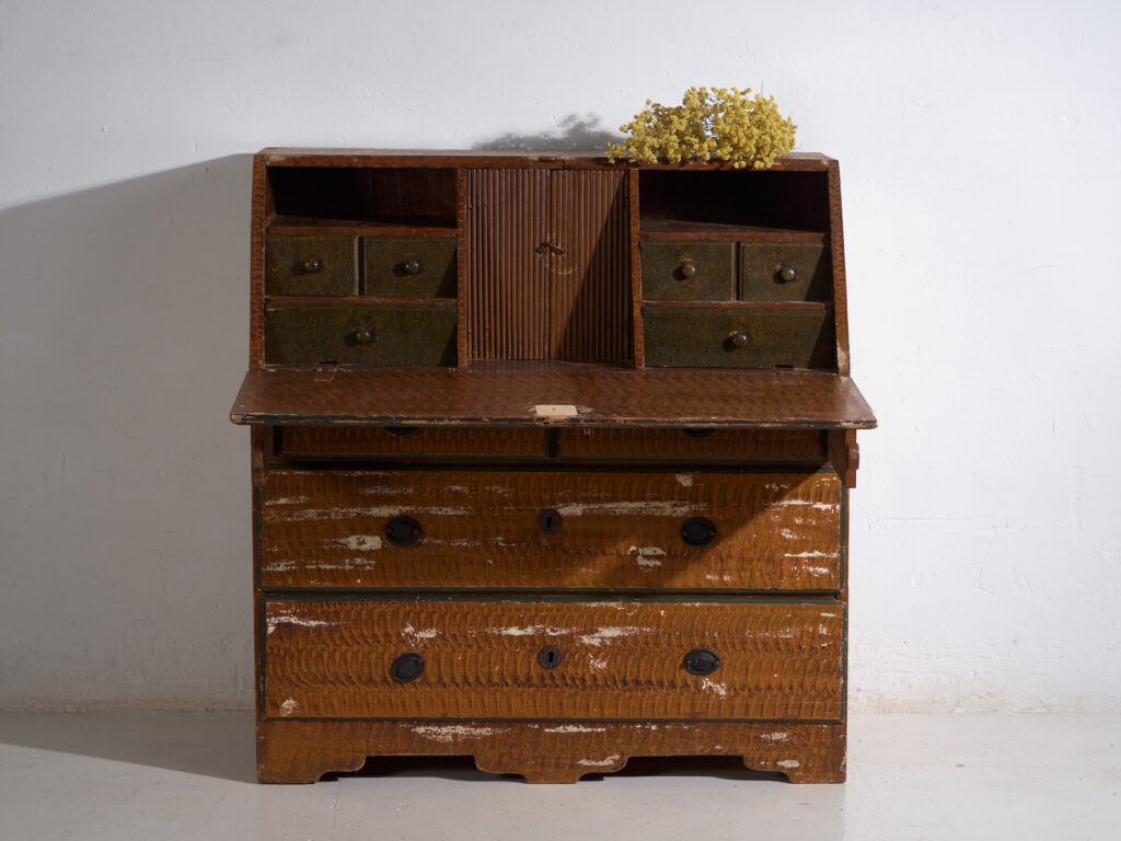 Escritorio abatible sueco pintado antiguo – Bureau folk escandinavo – Año 1783