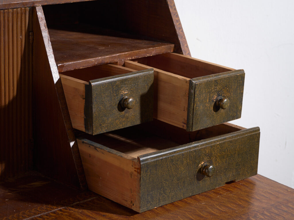 Escritorio abatible sueco pintado antiguo – Bureau folk escandinavo – Año 1783