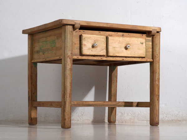 Mesa de cocina centroeuropea en pino con dos cajones – Tirol, circa 1910