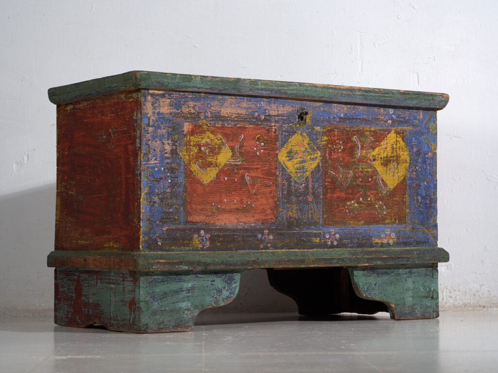 Arcón antiguo de pino macizo – Europa central (c.1900)