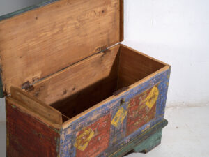 Arcón antiguo de pino macizo – Europa central (c.1900)