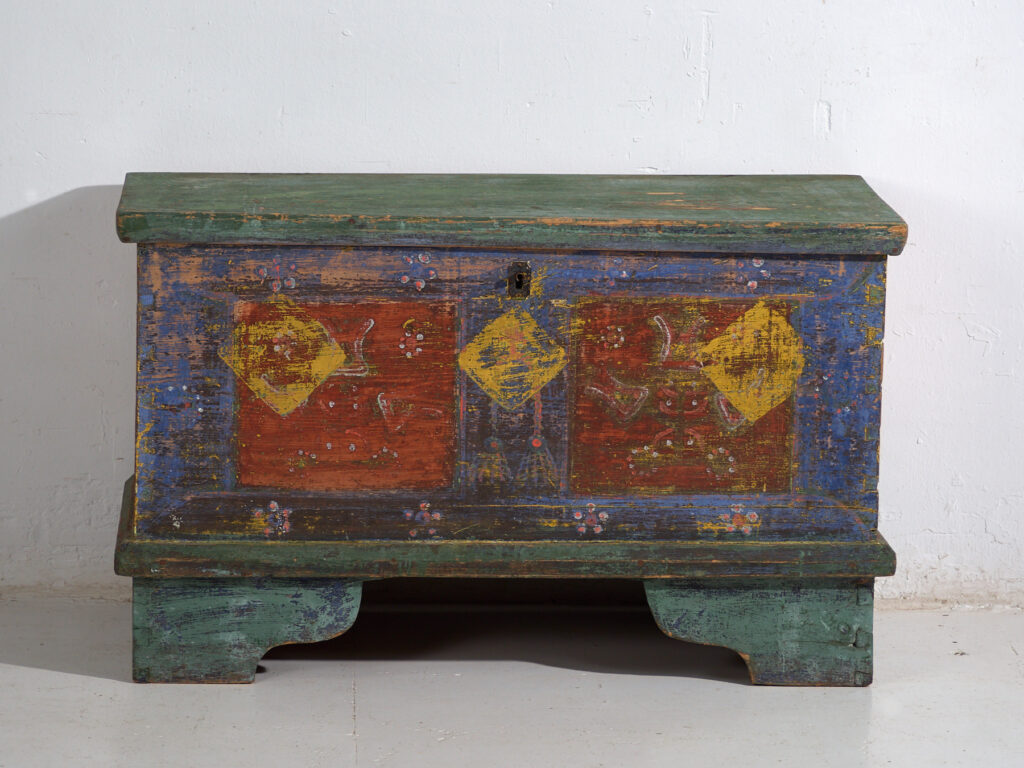 Arcón antiguo de pino macizo – Europa central (c.1900)