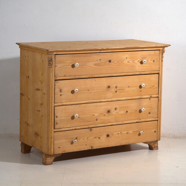 Cómoda antigua de pino macizo – Cajonera rústica europea tallada – circa 1900