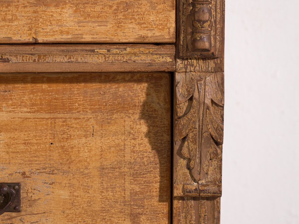 Cómoda antigua de pino decapado – Cajonera rústica europea primitiva – (circa 1920) #109