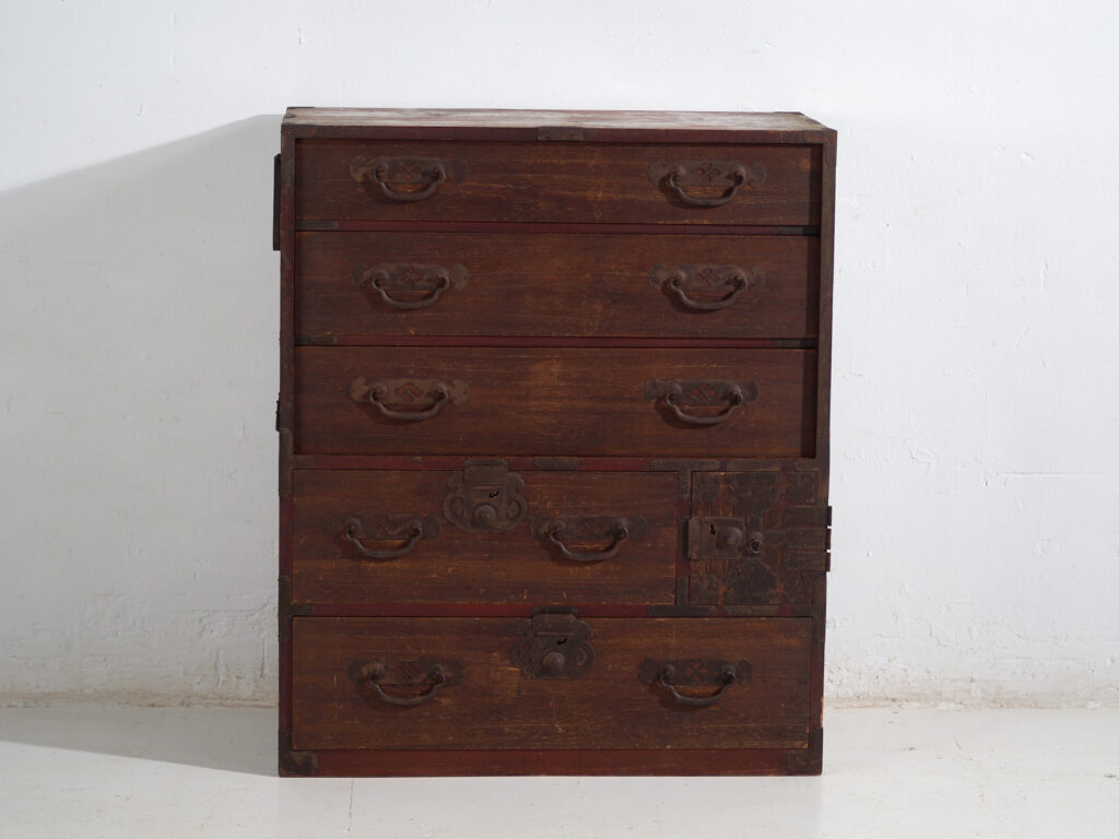 Tansu japonés de comerciante (Choba-dansu) en madera keyaki – Periodo Meiji–Taishō (c.1880–1920)