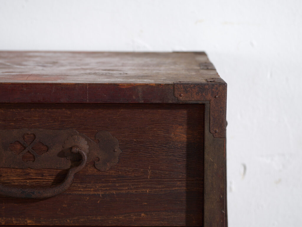 Tansu japonés de comerciante (Choba-dansu) en madera keyaki – Periodo Meiji–Taishō (c.1880–1920)