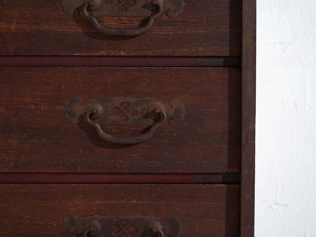 Tansu japonés de comerciante (Choba-dansu) en madera keyaki – Periodo Meiji–Taishō (c.1880–1920)