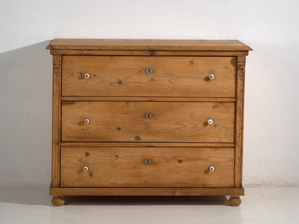 Antigua cómoda de madera maciza (c.1920) #116