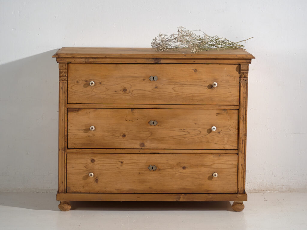 Antigua cómoda de madera maciza (c.1920) #116