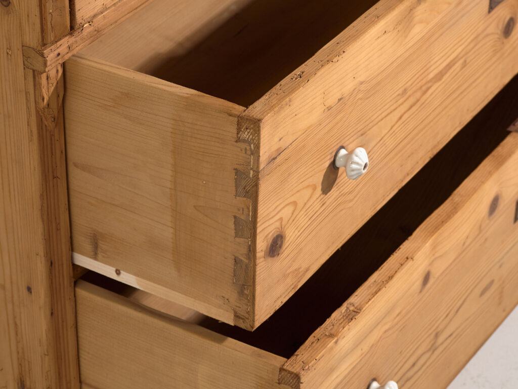 Cómoda antigua de pino macizo – Europa Central (c.1880–1910) #117