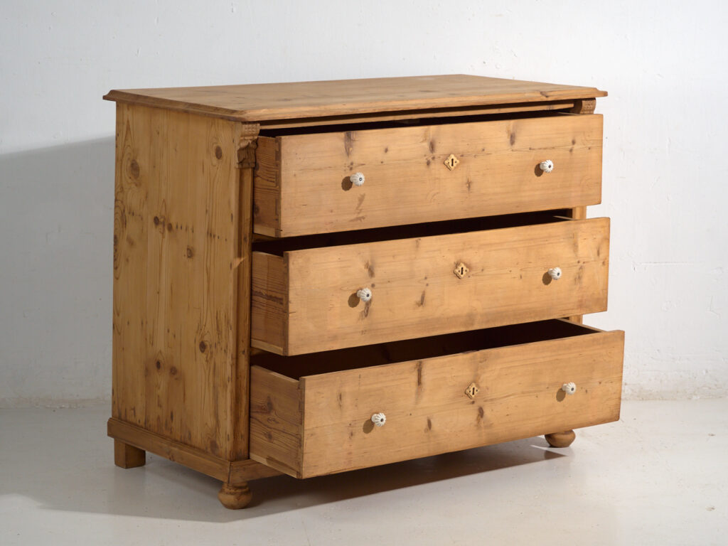 Cómoda antigua de pino macizo – Europa Central (c.1880–1910) #118
