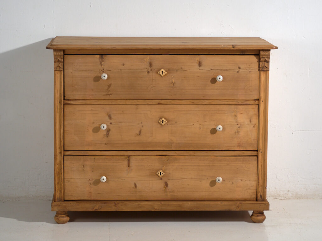 Cómoda antigua de pino macizo – Europa Central (c.1880–1910) #118