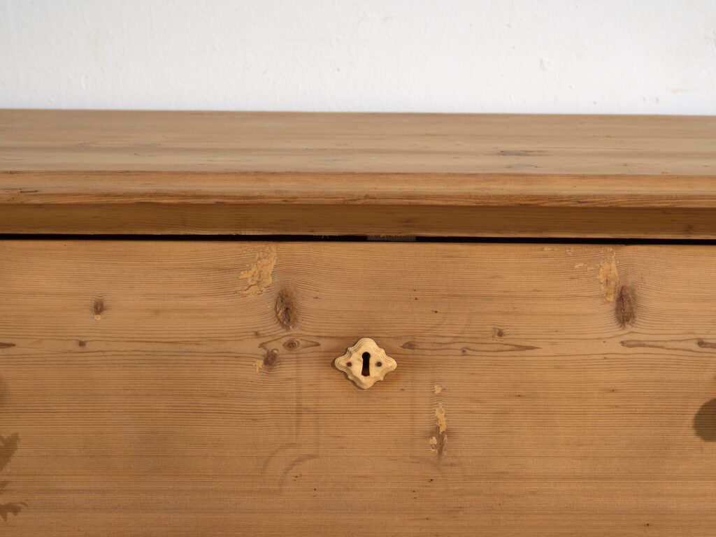 Cómoda antigua de pino macizo – Europa Central (c.1880–1910) #118