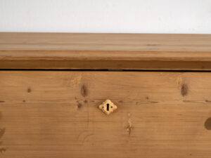 Cómoda antigua de pino macizo – Europa Central (c.1880–1910) #118