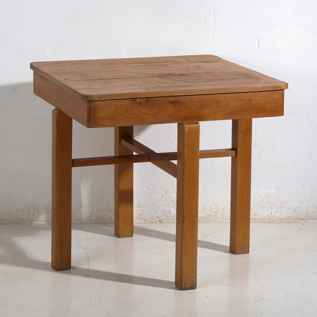 Mesa antigua de trabajo de madera maciza – Mesa auxiliar europea – circa 1920–1950