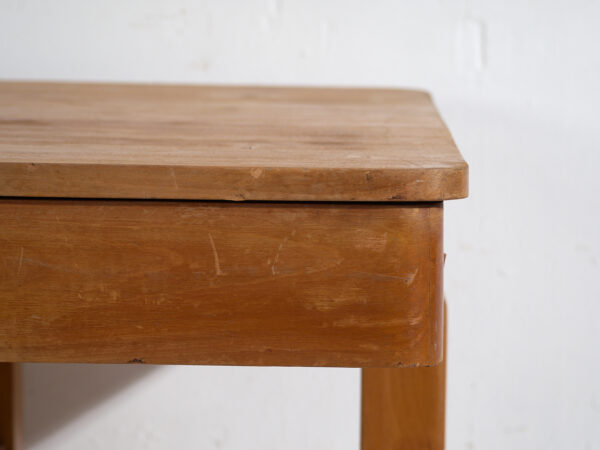 Mesa antigua de trabajo de madera maciza – Mesa auxiliar europea – circa 1920–1950